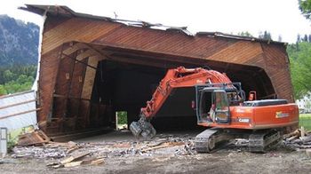 Abbruch mit Bagger